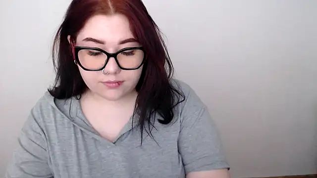 KarolinasHot online show from May 6, 2026, 7:45 am