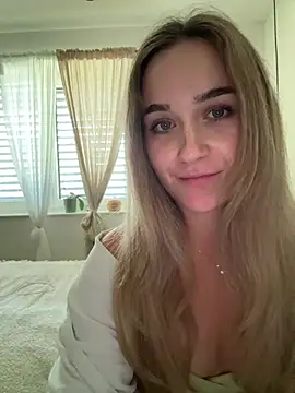 LillyStarr online show from July 25, 2026, 1:28 pm