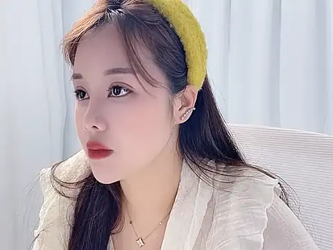 Qingqing19 online show from May 28, 2026, 2:41 am