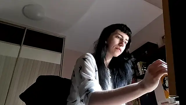 EthylAdkisson online show from May 7, 2026, 10:13 pm