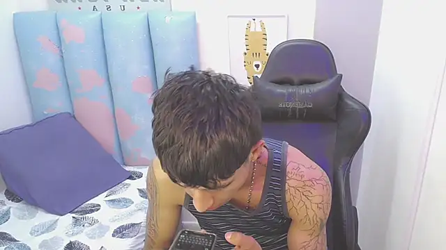Snapshot of liam_play chatting on May 19, 2026, 4:08 am liam play online show from May 19, 2026, 4:08 am