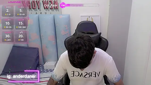 Snapshot of liam_play chatting on June 22, 2026, 5:37 am liam play online show from June 22, 2026, 5:37 am
