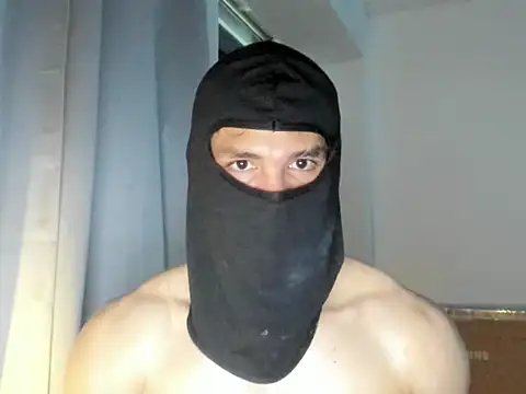 Snapshot of mysterious_muscles chatting on July 17, 2026, 10:40 pm mysterious muscles online show from July 17, 2026, 10:40 pm
