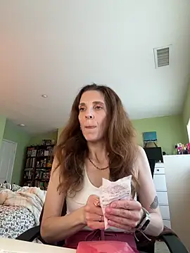 Raevyn online show from June 13, 2026, 11:02 pm