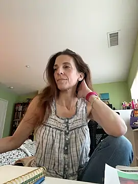 Raevyn online show from May 25, 2026, 7:01 pm