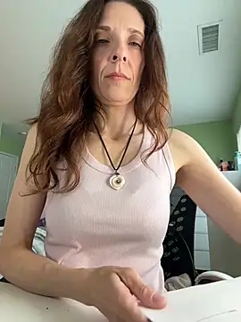 Raevyn online show from May 16, 2026, 5:01 pm