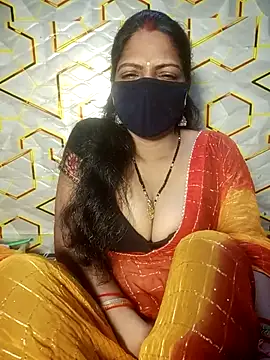 Snapshot of Juli_80 chatting on August 6, 2026, 10:10 am Juli 80 online show from August 6, 2026, 10:10 am