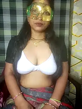 Snapshot of Juli_80 chatting on May 22, 2026, 7:39 am Juli 80 online show from May 22, 2026, 7:39 am