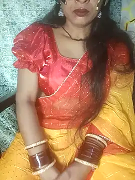 Snapshot of Juli_80 chatting on May 30, 2026, 3:28 pm Juli 80 online show from May 30, 2026, 3:28 pm
