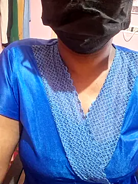 Snapshot of Divya_kannada chatting on August 5, 2026, 8:52 am Divya kannada online show from August 5, 2026, 8:52 am