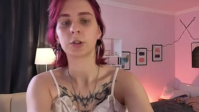 Cruela Bena online show from June 25, 2026, 3:06 pm