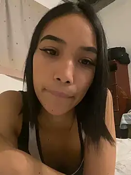 VioletDaisha online show from May 8, 2026, 4:38 am