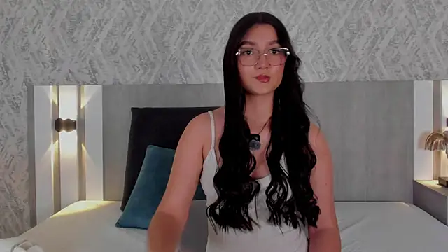 Snapshot of Vaalentina_Lux chatting on June 1, 2026, 3:22 pm Vaalentina Lux online show from June 1, 2026, 3:22 pm