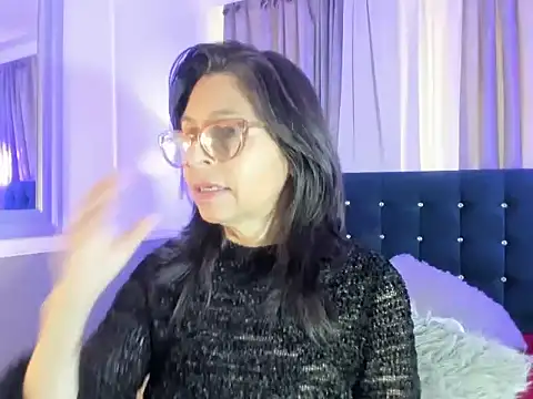 Snapshot of lena_gray chatting on May 27, 2026, 1:18 pm lena gray online show from May 27, 2026, 1:18 pm