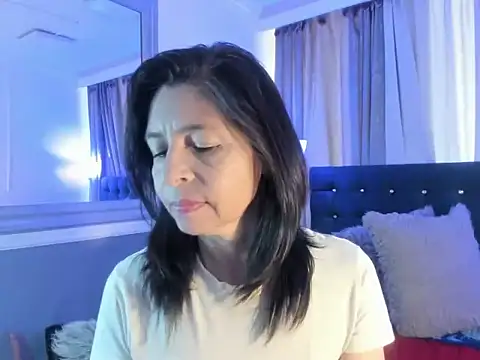 Snapshot of lena_gray chatting on June 14, 2026, 2:07 pm lena gray online show from June 14, 2026, 2:07 pm