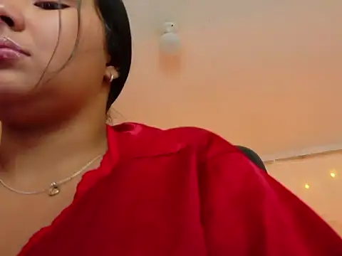 Snapshot of leoneriss chatting on July 12, 2026, 7:58 pm leoneriss online show from July 12, 2026, 7:58 pm