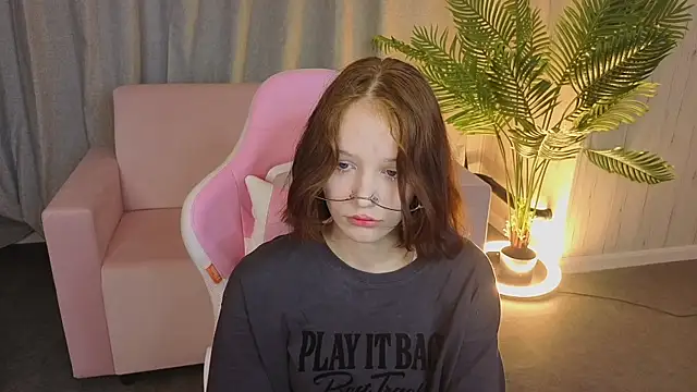 AliceJohansone online show from May 24, 2026, 1:27 am
