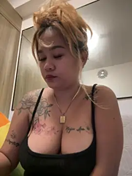 Snapshot of queenmia__ph chatting on July 14, 2026, 5:41 pm queenmia ph online show from July 14, 2026, 5:41 pm