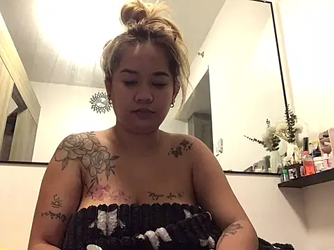 Snapshot of queenmia__ph chatting on July 20, 2026, 4:42 pm queenmia ph online show from July 20, 2026, 4:42 pm