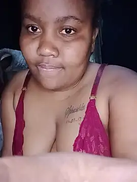 Snapshot of ChubbyMidgetxxx19 chatting on June 21, 2026, 12:33 pm ChubbyMidgetxxx19 online show from June 21, 2026, 12:33 pm