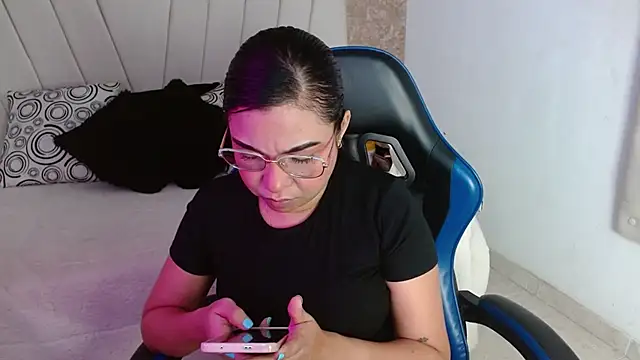 Snapshot of AliceSmity__ chatting on May 28, 2026, 12:22 pm AliceSmity online show from May 28, 2026, 12:22 pm