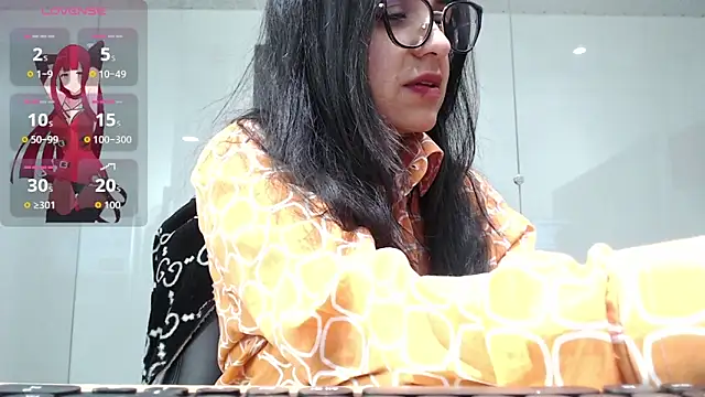 Lizeth White  online show from June 29, 2026, 3:23 pm