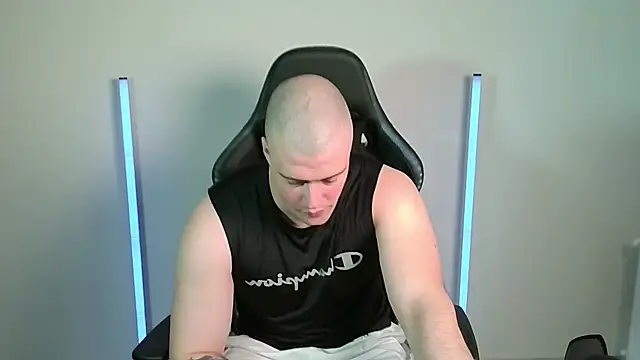 Snapshot of Bigbaald chatting on May 10, 2026, 1:36 pm Bigbaald online show from May 10, 2026, 1:36 pm
