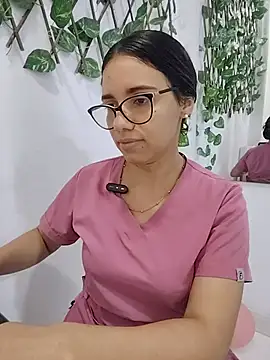 alanahot94 online show from July 3, 2026, 11:55 pm