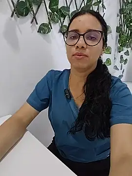 alanahot94 online show from July 8, 2026, 3:45 pm