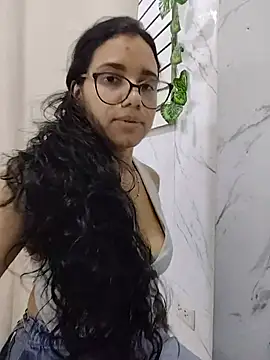 alanahot94 online show from July 17, 2026, 10:40 pm