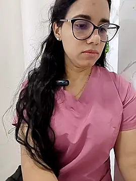 alanahot94 online show from July 12, 2026, 6:09 pm