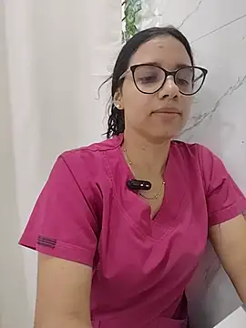 alanahot94 online show from July 14, 2026, 4:13 pm