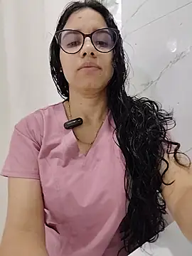 alanahot94 online show from July 22, 2026, 4:09 pm