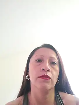Snapshot of Vely_ chatting on July 2, 2026, 7:09 pm Vely online show from July 2, 2026, 7:09 pm