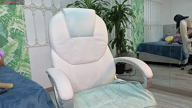 Snapshot of baby_julieta00 chatting on June 20, 2026, 12:32 pm baby julieta00 online show from June 20, 2026, 12:32 pm