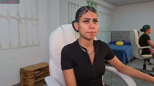 Snapshot of baby_julieta00 chatting on May 23, 2026, 11:31 am baby julieta00 online show from May 23, 2026, 11:31 am