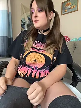 Snapshot of Hazel_Haze chatting on June 9, 2026, 4:30 pm Hazel Haze online show from June 9, 2026, 4:30 pm