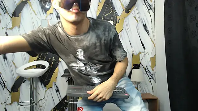 CAT LOVE1 online show from May 10, 2026, 1:31 am