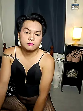 Snapshot of RoyalSeductress chatting on May 24, 2026, 6:35 am RoyalSeductress online show from May 24, 2026, 6:35 am