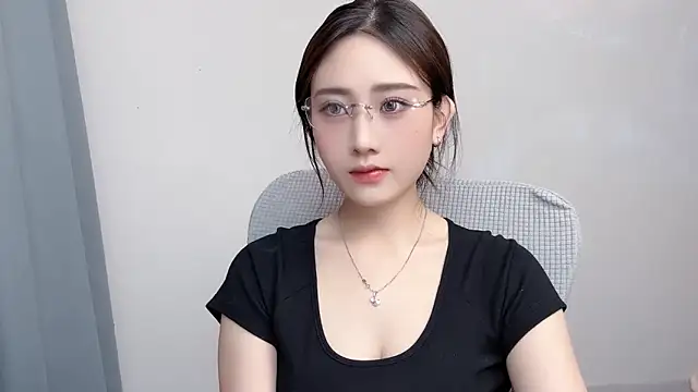  222Mia online show from June 17, 2026, 11:20 am