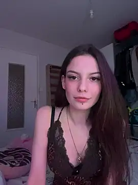 vaeamlln online show from May 19, 2026, 9:22 pm