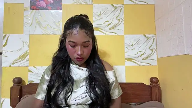 lianacutegirl1 online show from May 10, 2026, 9:46 am