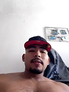 Snapshot of AndrssGold chatting on June 1, 2026, 2:06 pm AndrssGold online show from June 1, 2026, 2:06 pm