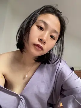 Snapshot of Iridessa- chatting on June 29, 2026, 10:42 pm Iridessa- online show from June 29, 2026, 10:42 pm