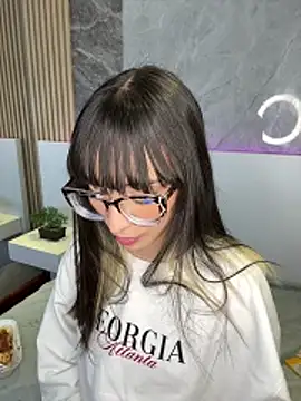 EmiliaBell  online show from May 29, 2026, 3:56 am