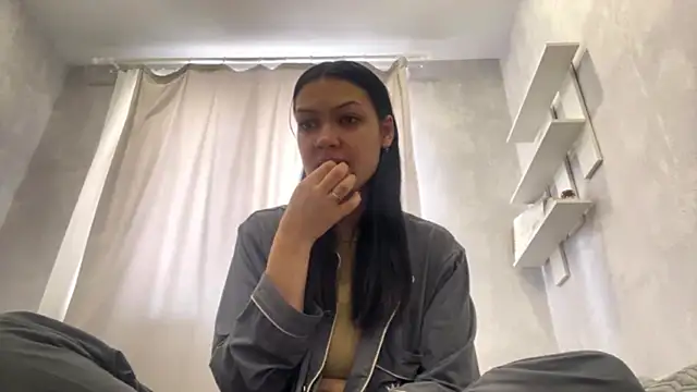 Snapshot of AiEsquer chatting on June 8, 2026, 5:19 am AiEsquer online show from June 8, 2026, 5:19 am