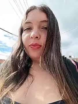 Alyssa 14 online show from May 28, 2026, 2:01 pm