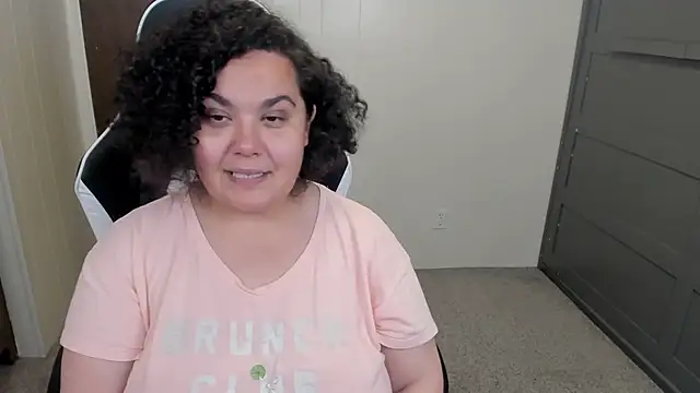 Snapshot of SweetPuertoRicanBliss chatting on May 26, 2026, 3:54 pm SweetPuertoRicanBliss online show from May 26, 2026, 3:54 pm