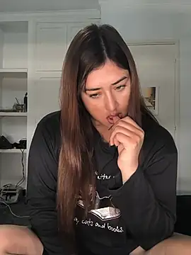 nicole34-44 online show from May 10, 2026, 5:26 pm