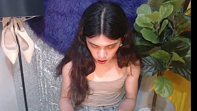 RoseAmarie online show from June 4, 2026, 2:44 pm